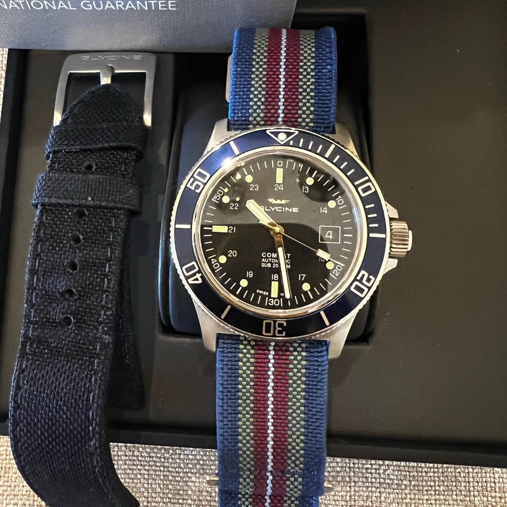 Glycine Combat Sub  Automatic Swiss Watch used like new blue  dial